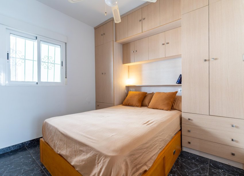 Reventa - Apartamento / Dúplex - Torrevieja