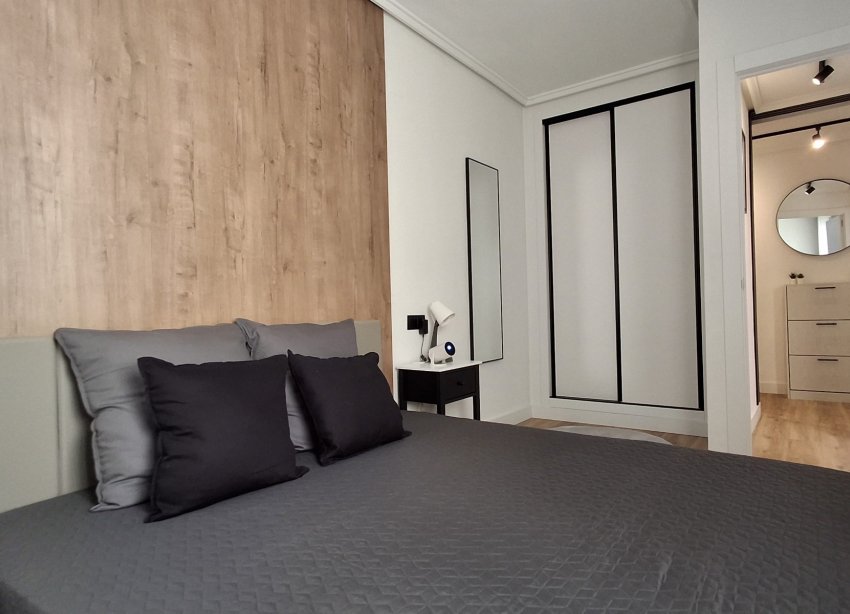 Reventa - Apartamento / Dúplex - Torrevieja
