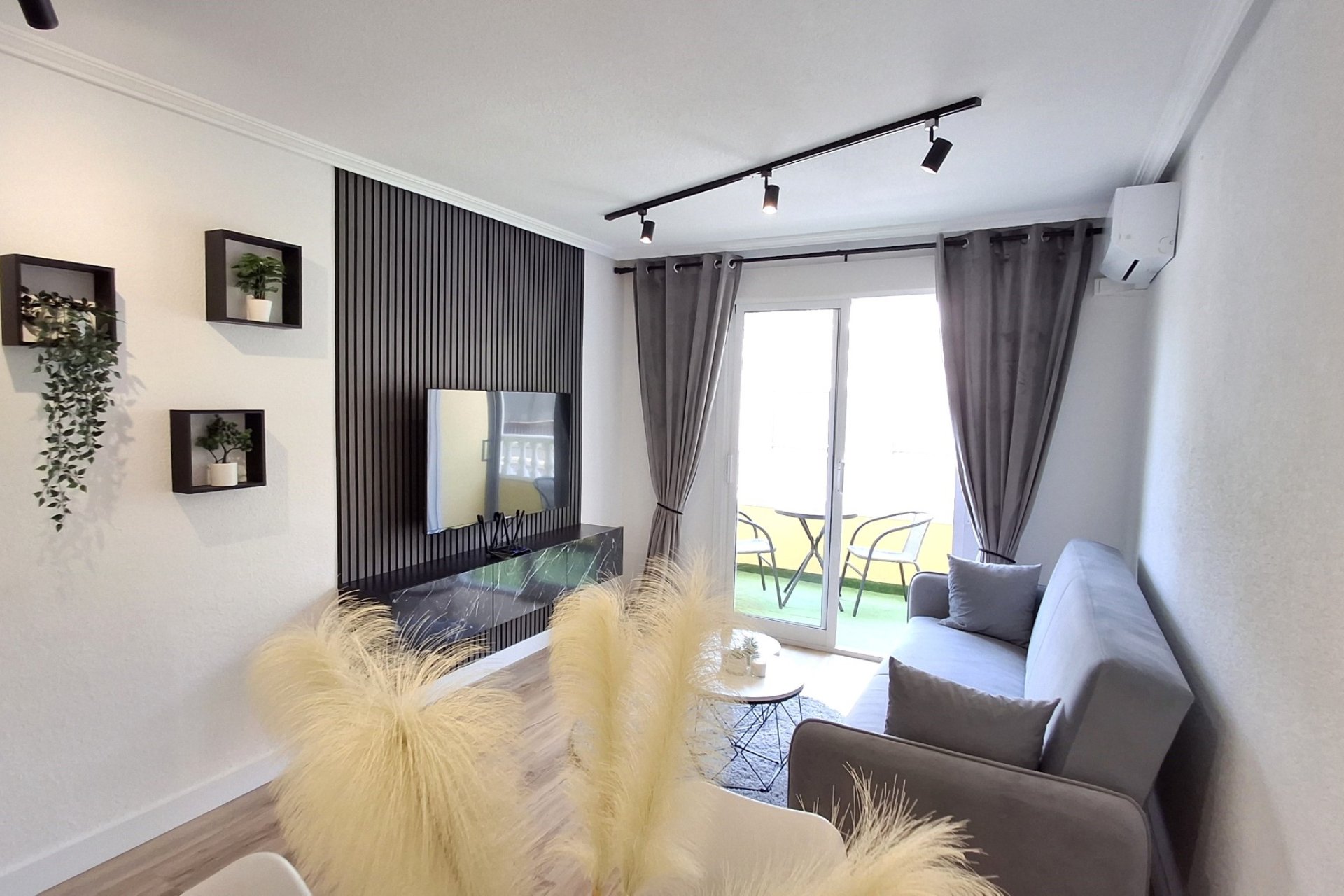 Reventa - Apartamento / Dúplex - Torrevieja