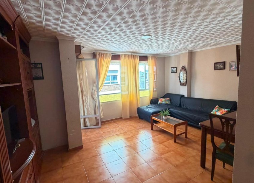 Reventa - Apartamento / Dúplex - Torrevieja