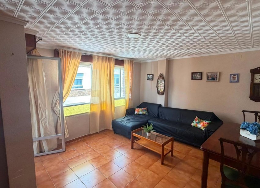 Reventa - Apartamento / Dúplex - Torrevieja