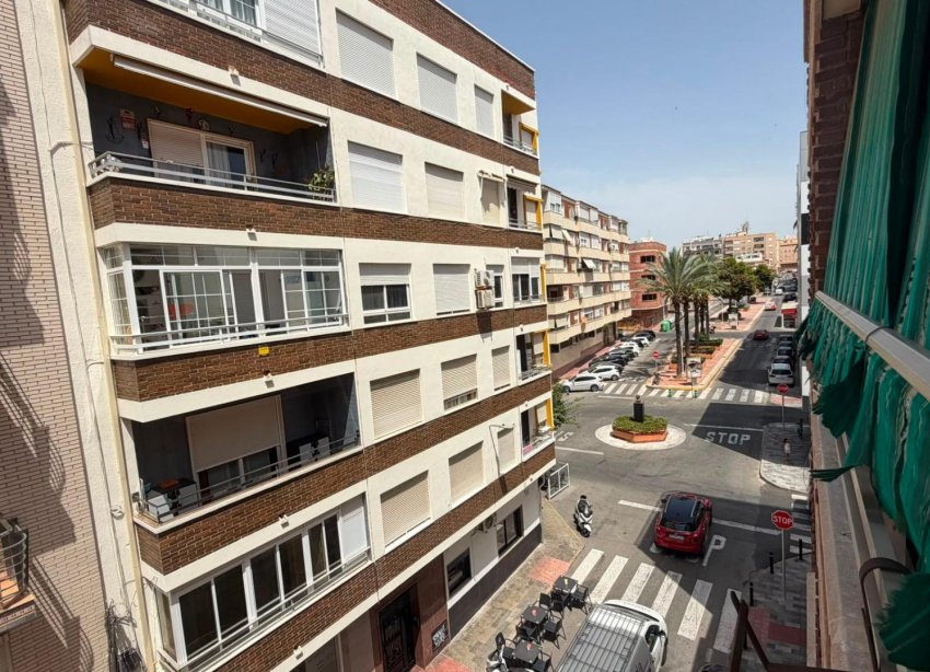 Reventa - Apartamento / Dúplex - Torrevieja