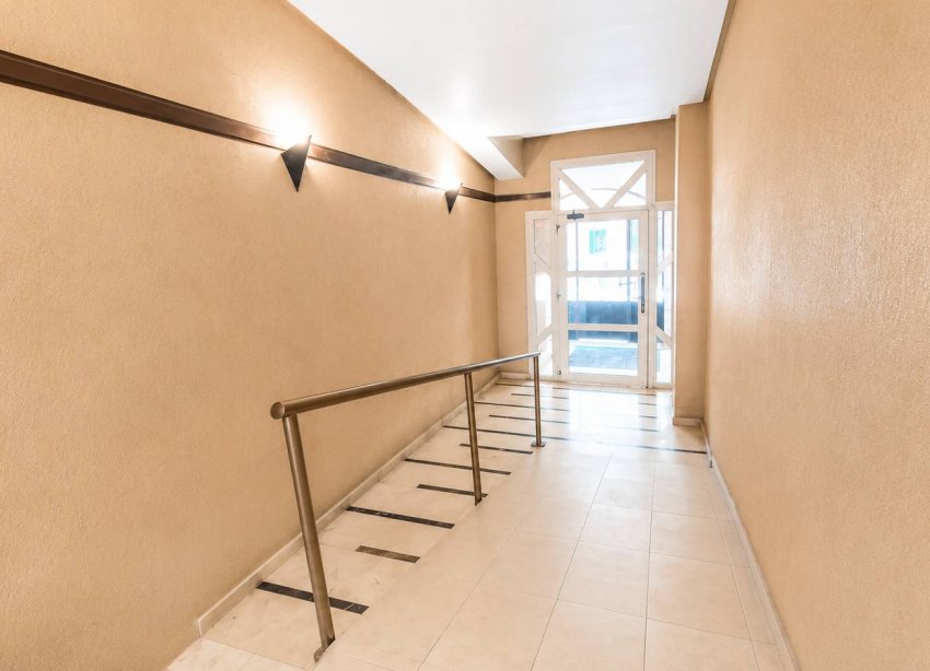 Reventa - Apartamento / Dúplex - Torrevieja