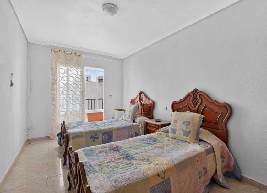 Reventa - Apartamento / Dúplex - Torrevieja