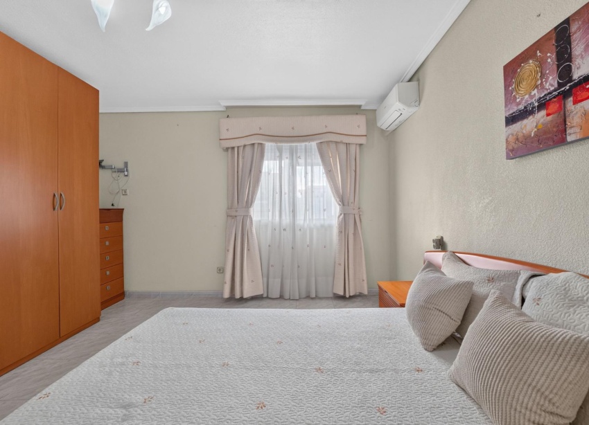 Reventa - Apartamento / Dúplex - Torrevieja