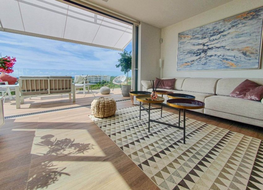 Reventa - Apartamento - Las Colinas - Las Colinas Golf