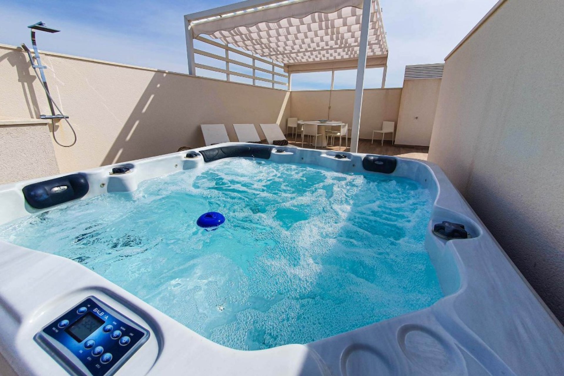 Reventa - Apartamento - Las Colinas - Las Colinas Golf