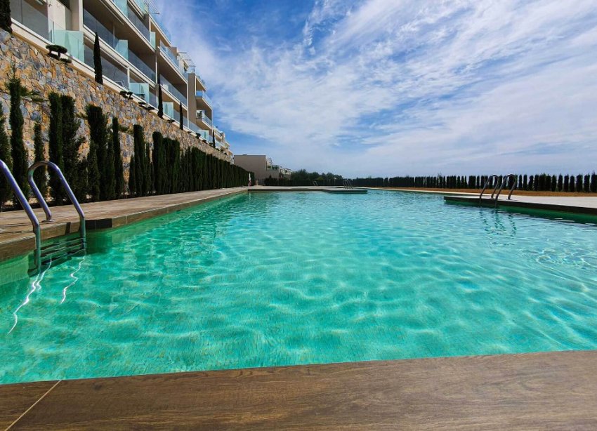 Reventa - Apartamento - Las Colinas - Las Colinas Golf