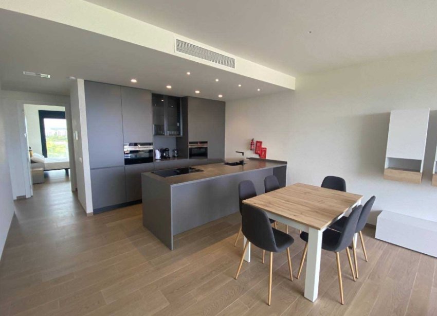 Reventa - Apartamento - Las Colinas - Las Colinas Golf