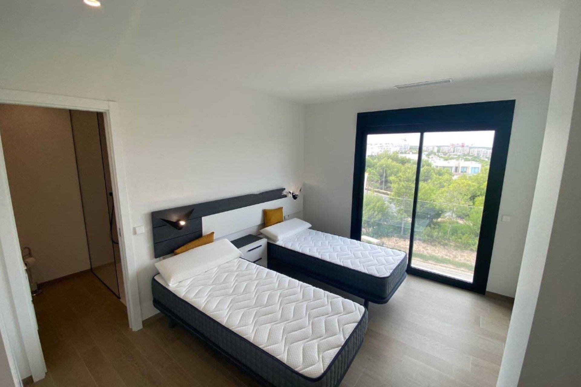 Reventa - Apartamento - Las Colinas - Las Colinas Golf