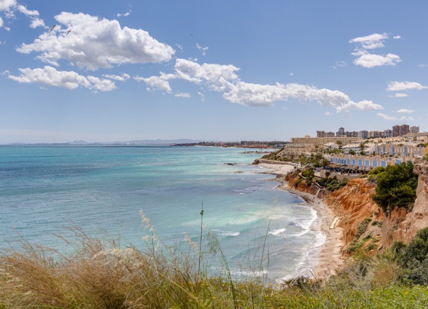 Reventa - Apartamento - Las Colinas - Las Colinas Golf