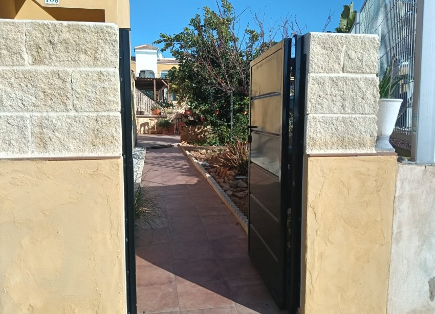 Reventa - Apartamento - Los Montesinos - La Herrada