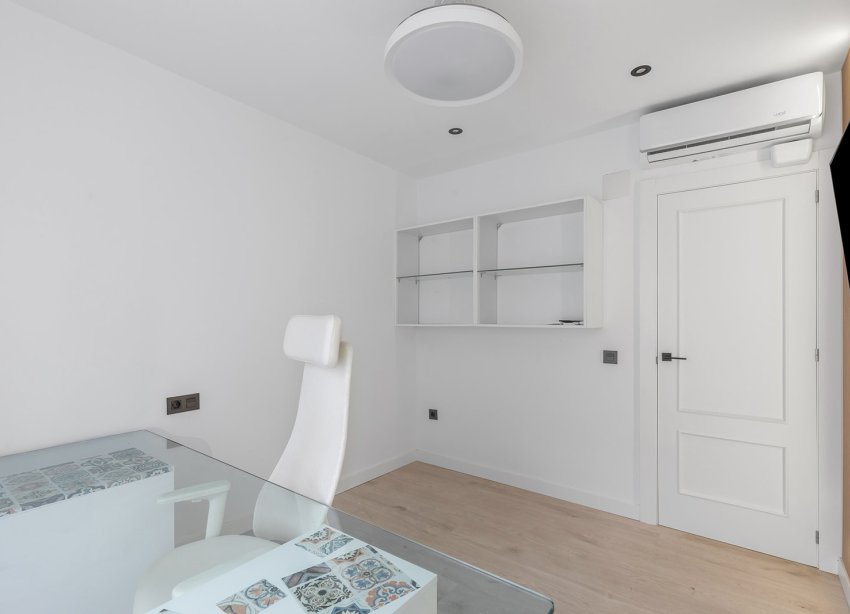 Reventa - Apartamento - Los Montesinos