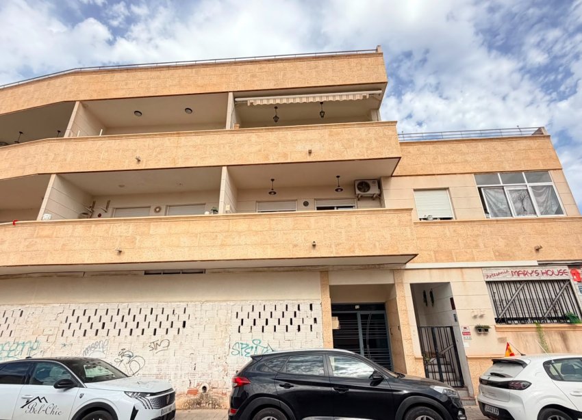 Reventa - Apartamento - Los Montesinos
