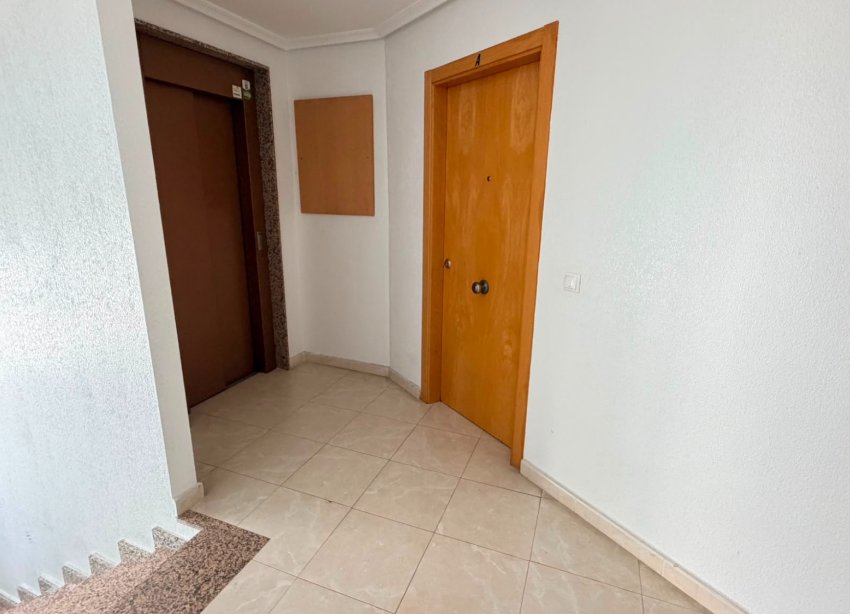 Reventa - Apartamento - Los Montesinos