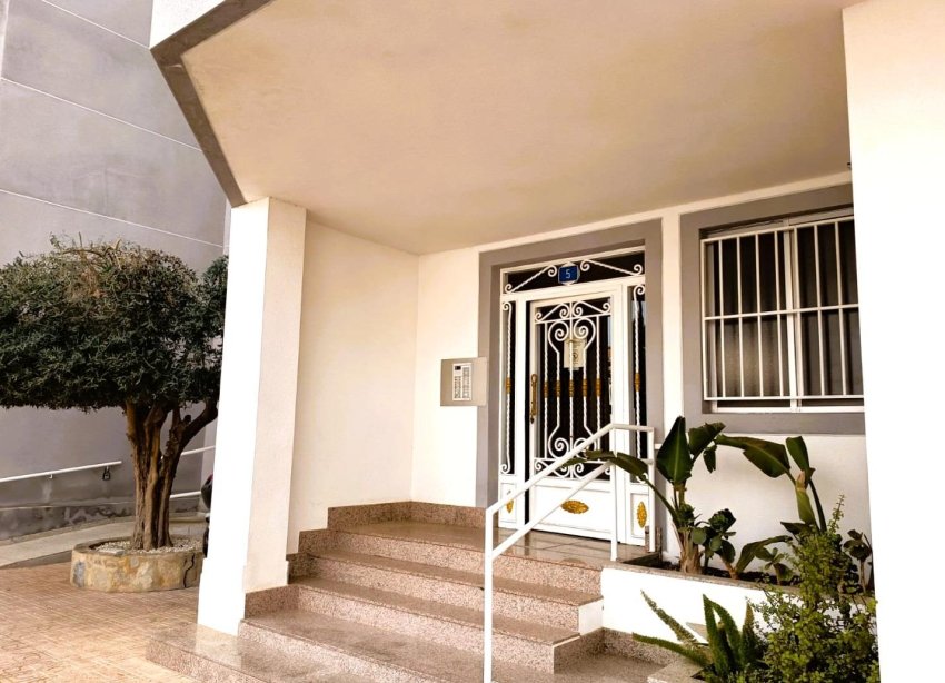 Reventa - Apartamento - Orihuela Costa - La Regia