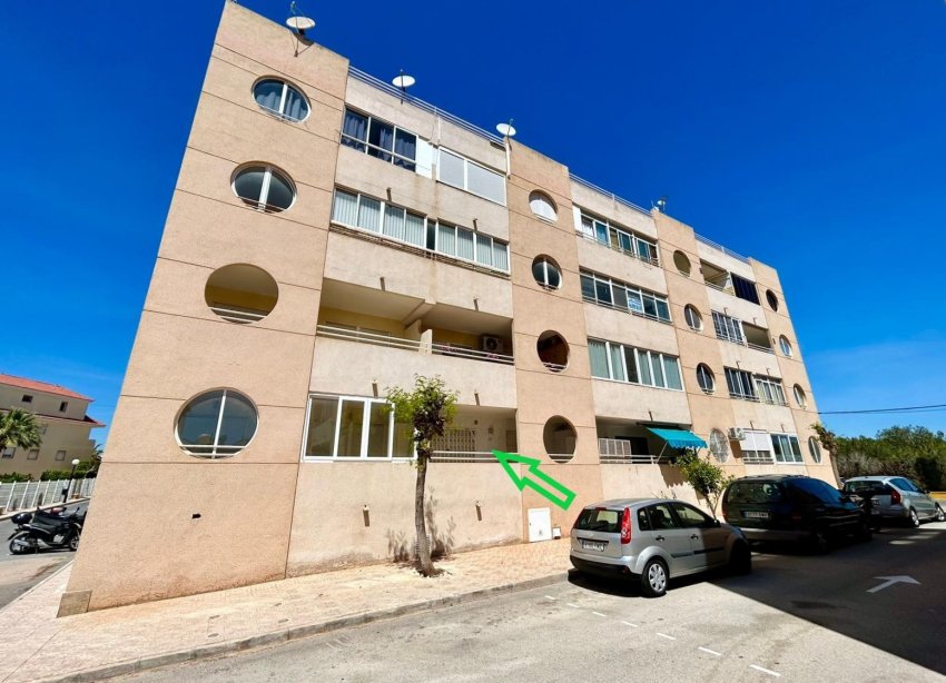 Reventa - Apartamento - Torrevieja - Urbanización San Luis