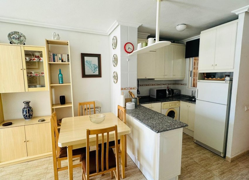Reventa - Apartamento - Torrevieja - Urbanización San Luis