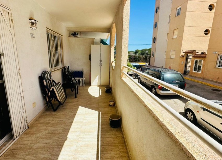 Reventa - Apartamento - Torrevieja - Urbanización San Luis