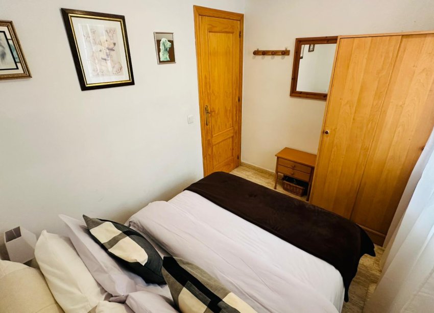 Reventa - Apartamento - Torrevieja - Urbanización San Luis