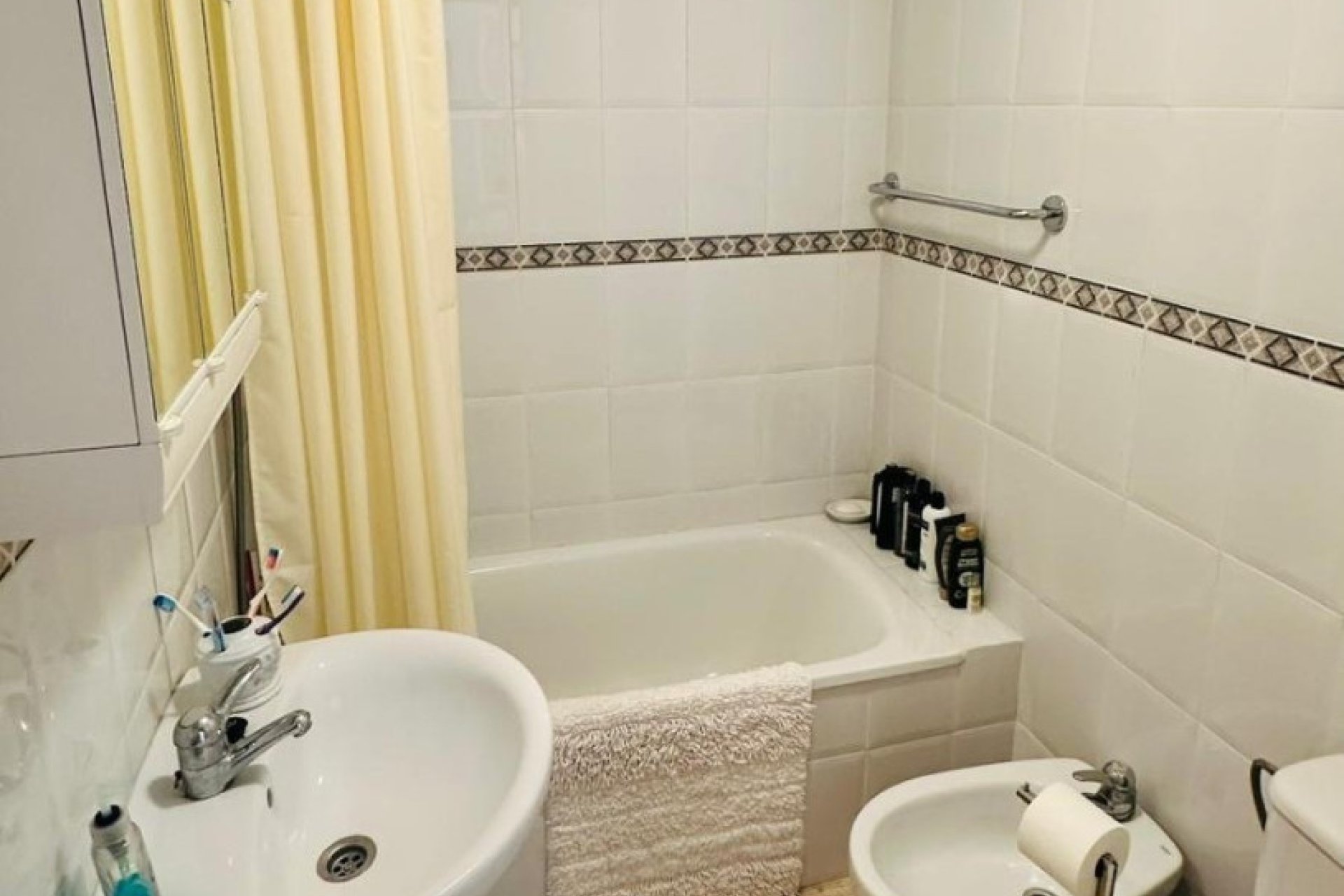 Reventa - Apartamento - Torrevieja - Urbanización San Luis