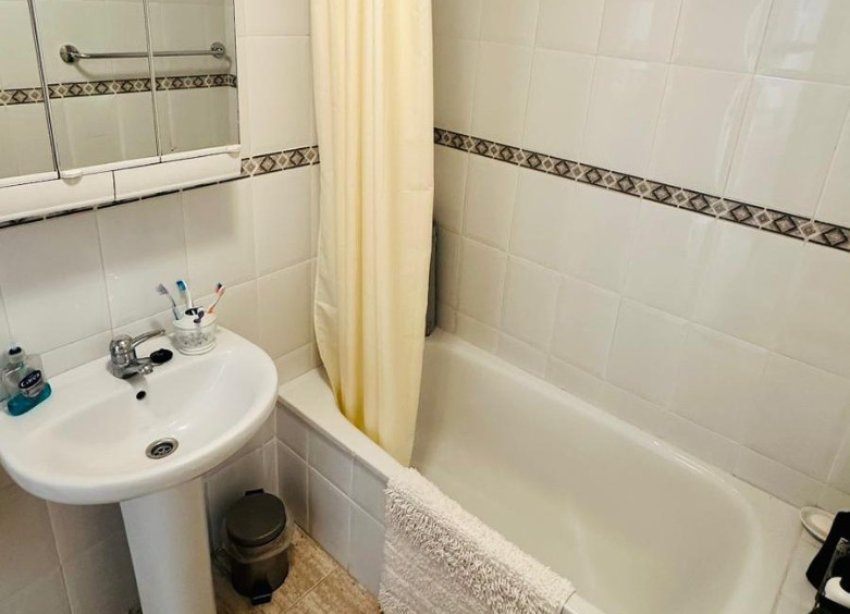 Reventa - Apartamento - Torrevieja - Urbanización San Luis