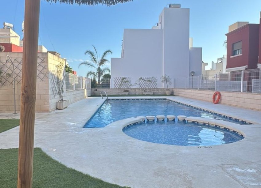 Reventa - Bungalow - Torrevieja - Aguas Nuevas