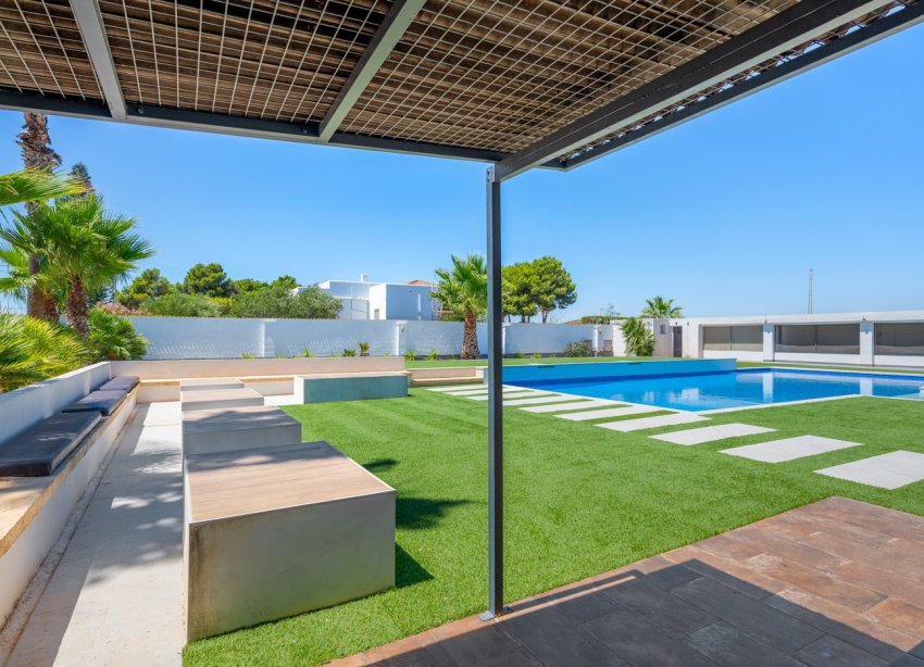 Reventa - Finca - Los Montesinos - La Herrada