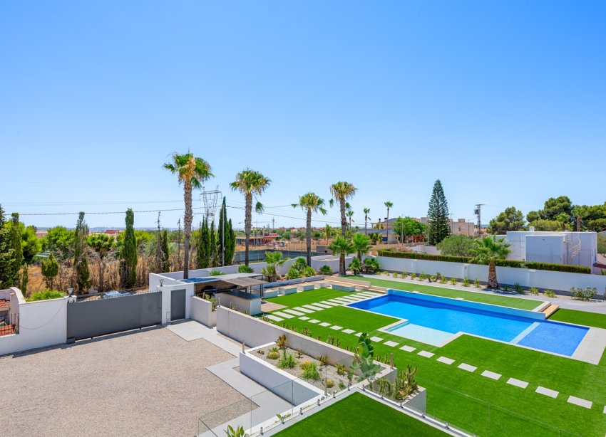 Reventa - Finca - Los Montesinos - La Herrada
