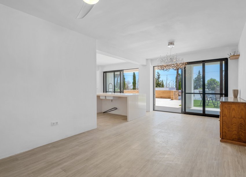 Reventa - Finca - Los Montesinos - La Herrada