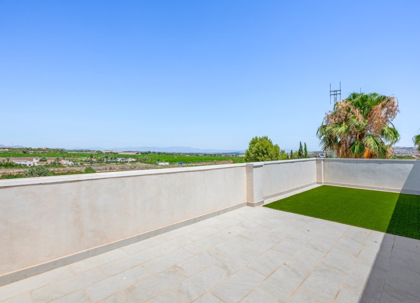 Reventa - Finca - Los Montesinos - La Herrada