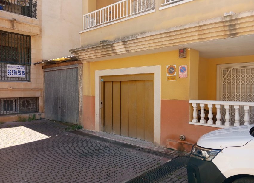 Reventa - garage - Torrevieja - La Mata