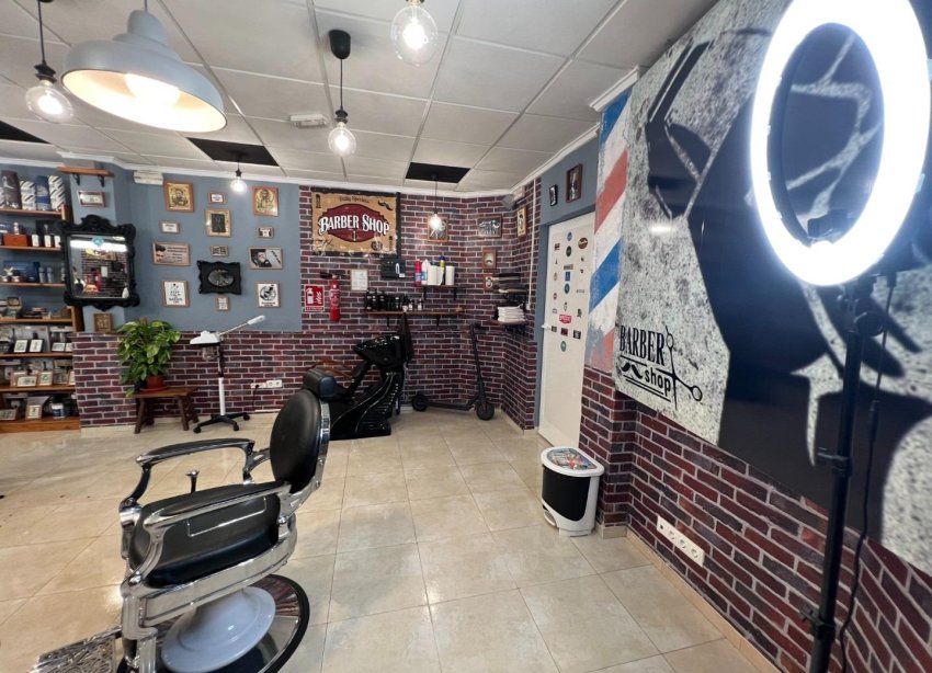 Reventa - Local Comercial - Guardamar del Segura - CENTRO