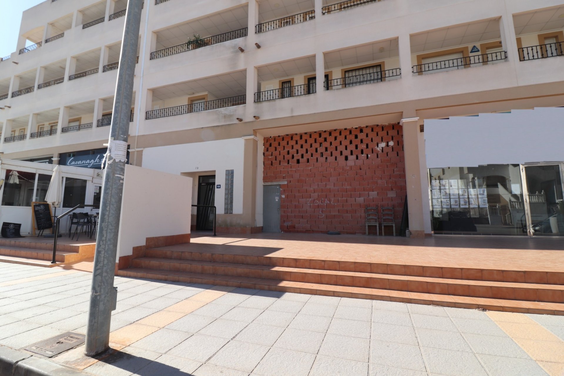 Reventa - Local Comercial - Los Montesinos - Entre Naranjos / Vistabella Golf