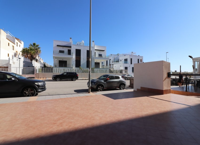 Reventa - Local Comercial - Los Montesinos - Entre Naranjos / Vistabella Golf