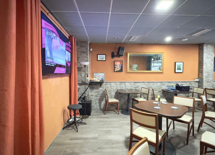 Reventa - Local Comercial - Torrevieja - Acequion