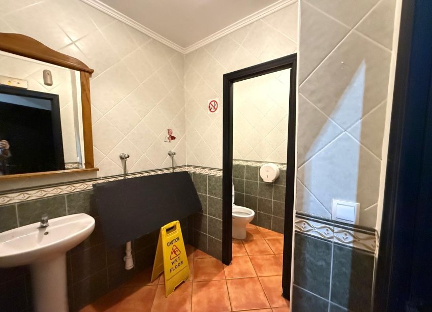 Reventa - Local Comercial - Torrevieja - Estacion de autobuses