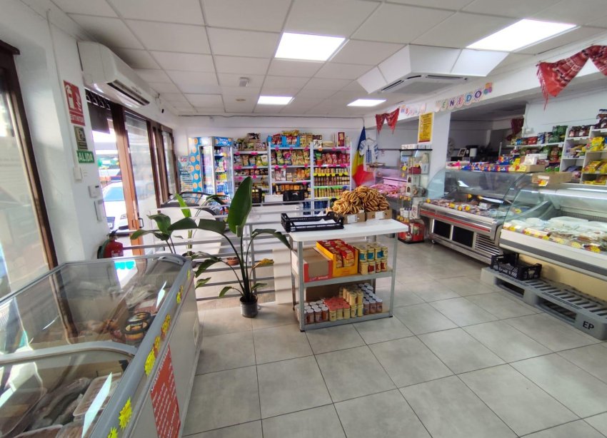 Reventa - Local Comercial - Torrevieja - Estacion de autobuses