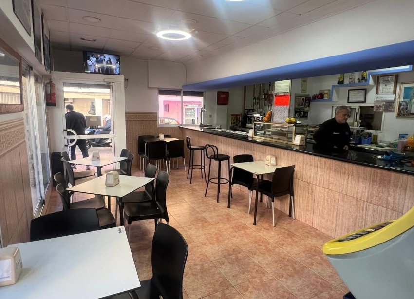 Reventa - Local Comercial - Torrevieja - Estacion de autobuses