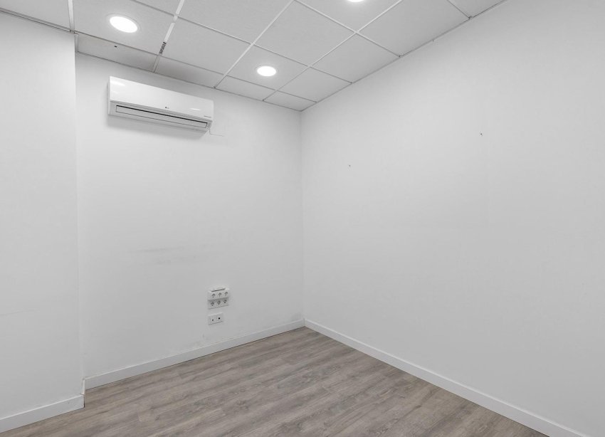 Reventa - Local Comercial - Torrevieja - La Mata pueblo