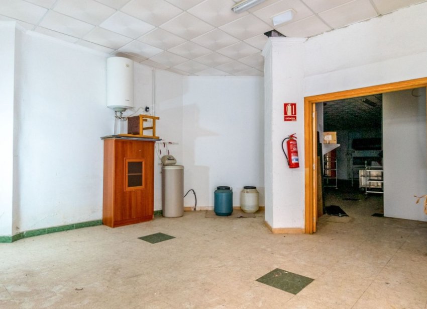 Reventa - Local Comercial - Torrevieja