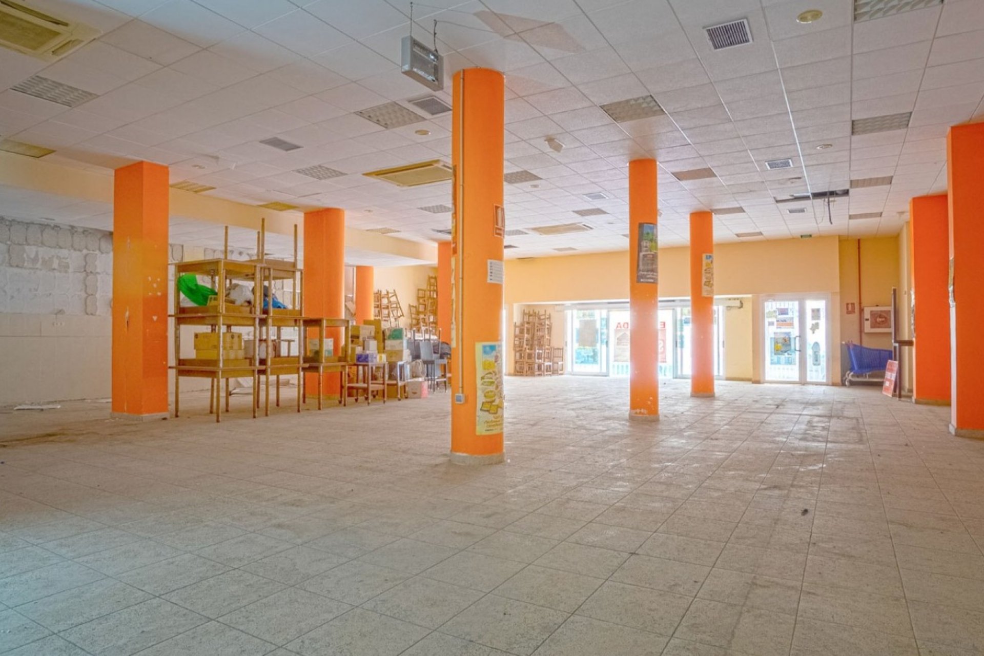 Reventa - Local Comercial - Torrevieja