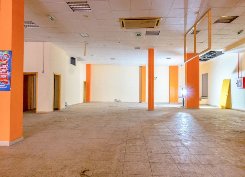 Reventa - Local Comercial - Torrevieja