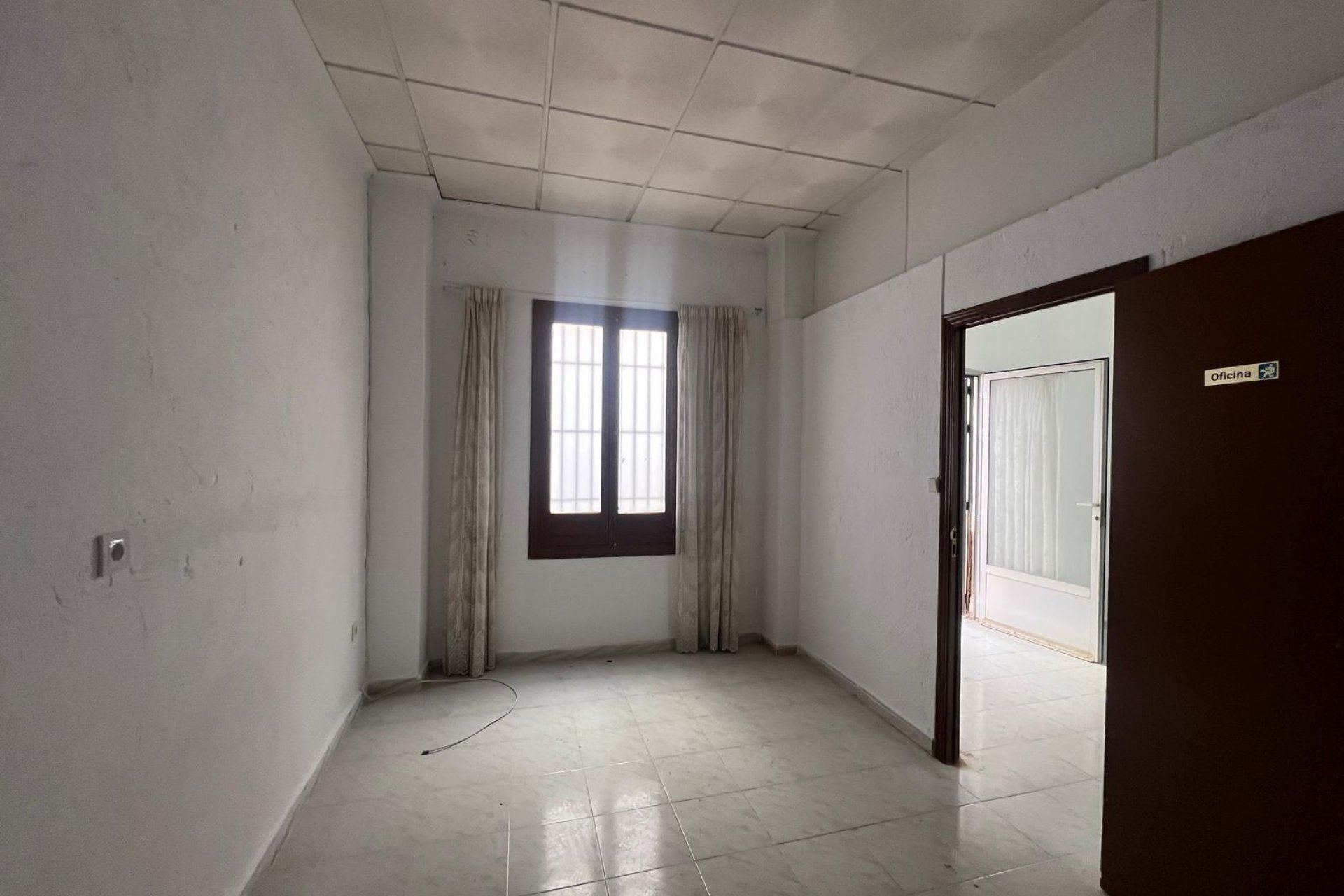 Reventa - Local Comercial - Torrevieja