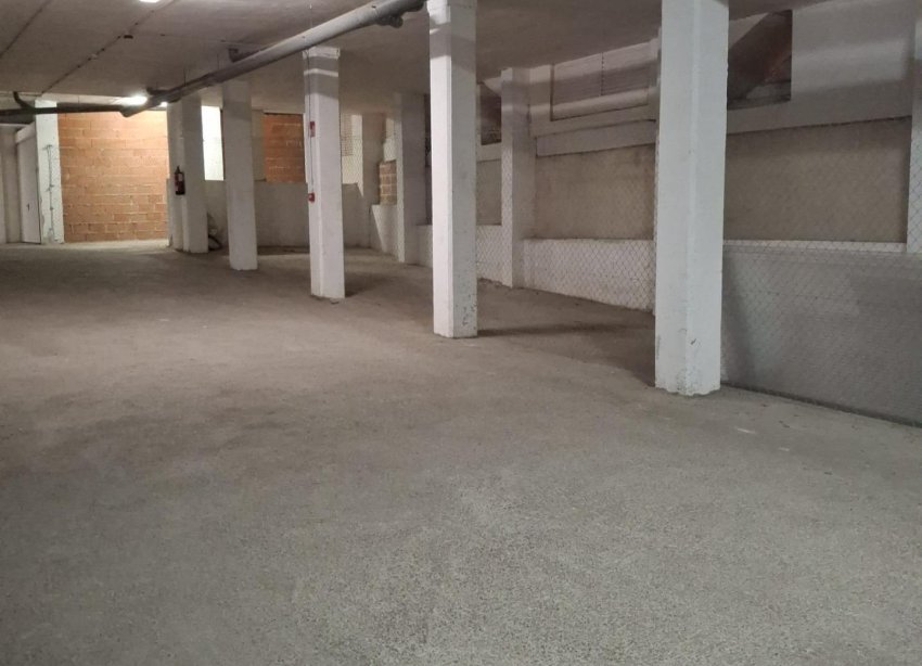Reventa - Parking - Orihuela Costa - Los Almendros-La Florida