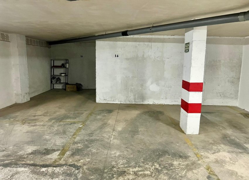 Reventa - Parking Space / Garage - Torrevieja - Centro