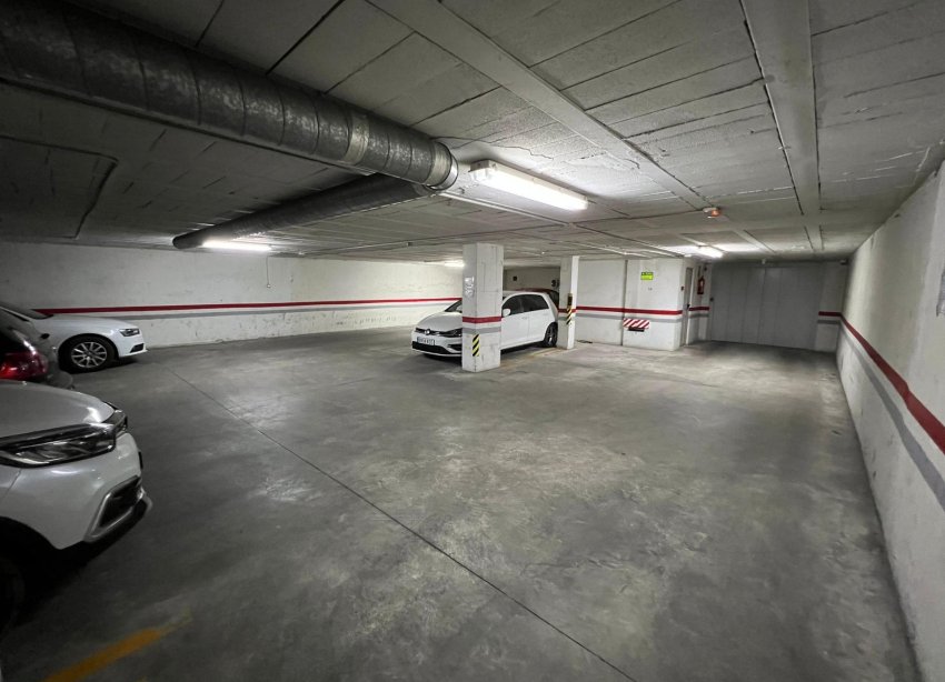 Reventa - Parking Space / Garage - Torrevieja - Centro