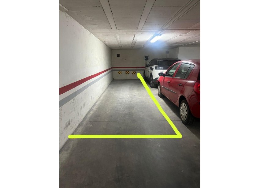 Reventa - Parking Space / Garage - Torrevieja - Centro