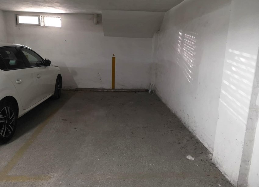 Reventa - Parking - Torrevieja - Centro