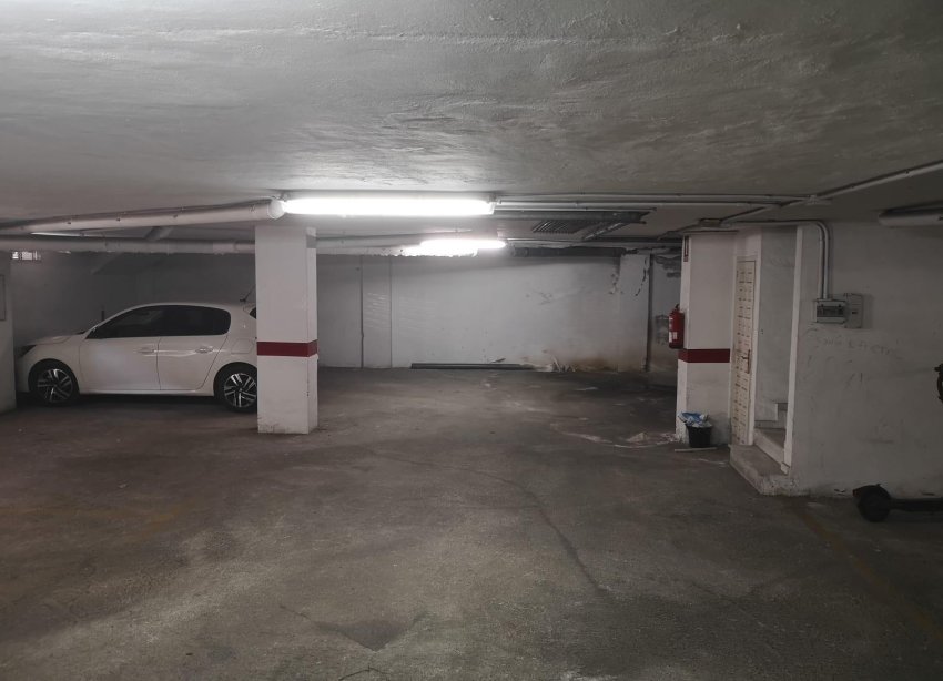 Reventa - Parking - Torrevieja - Centro